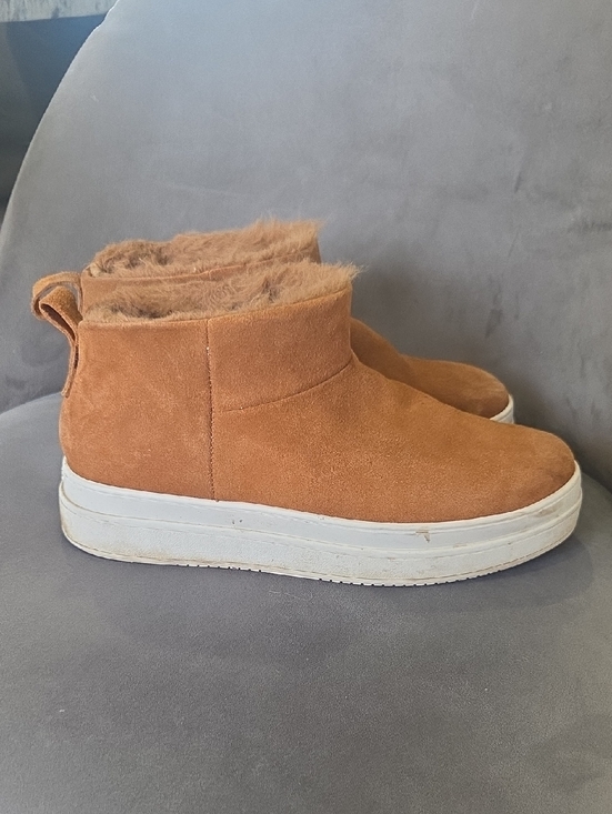 J/SLIDES Shoes - J/SLIDES Tan Suede Shearling-Lined Platform Ankle Booties